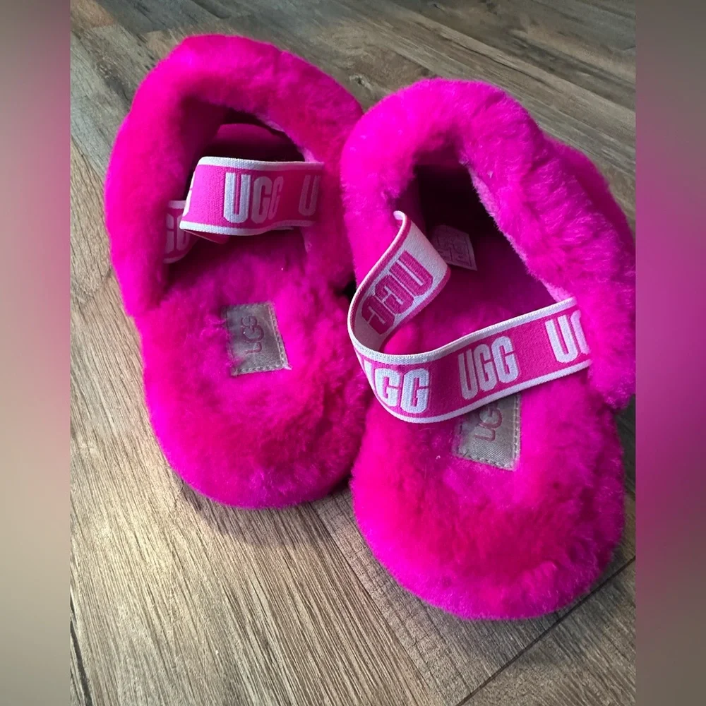 UGG Youth Vibrant Pink Fuzzy Slippers